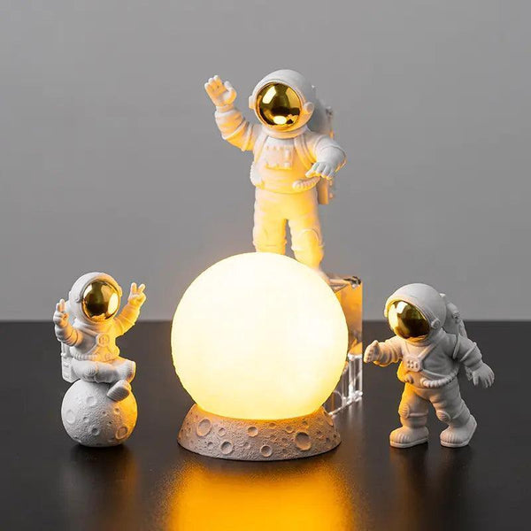 Astronaut and Moon Home Decor Set - TRENDY TRON